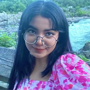 Meet your Posher, Raisa